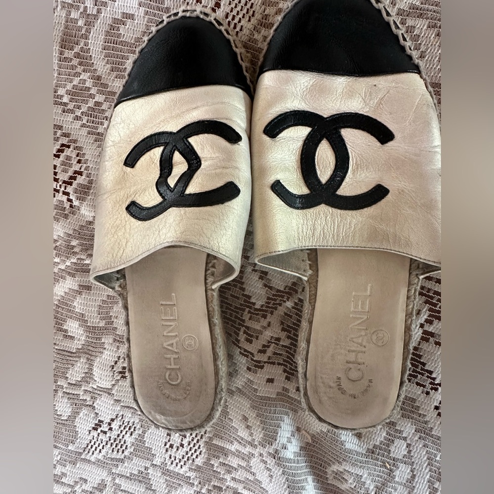 CHANEL LAMBSKIN PEARLESCENT ESPADRILLE MULE #BG33553